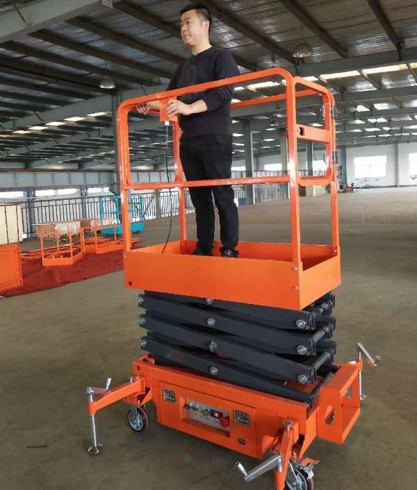 上?？蛻粲嗁?gòu)一臺(tái)小型半自動(dòng)升降平臺(tái)